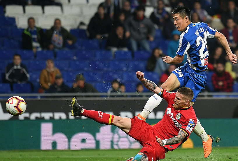  都灵终场前绝平保留欧冠希望火种